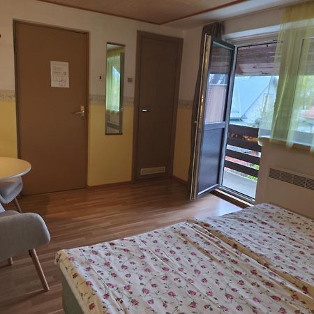 Paerna Guesthouse & Apartments Курессааре Экстерьер фото