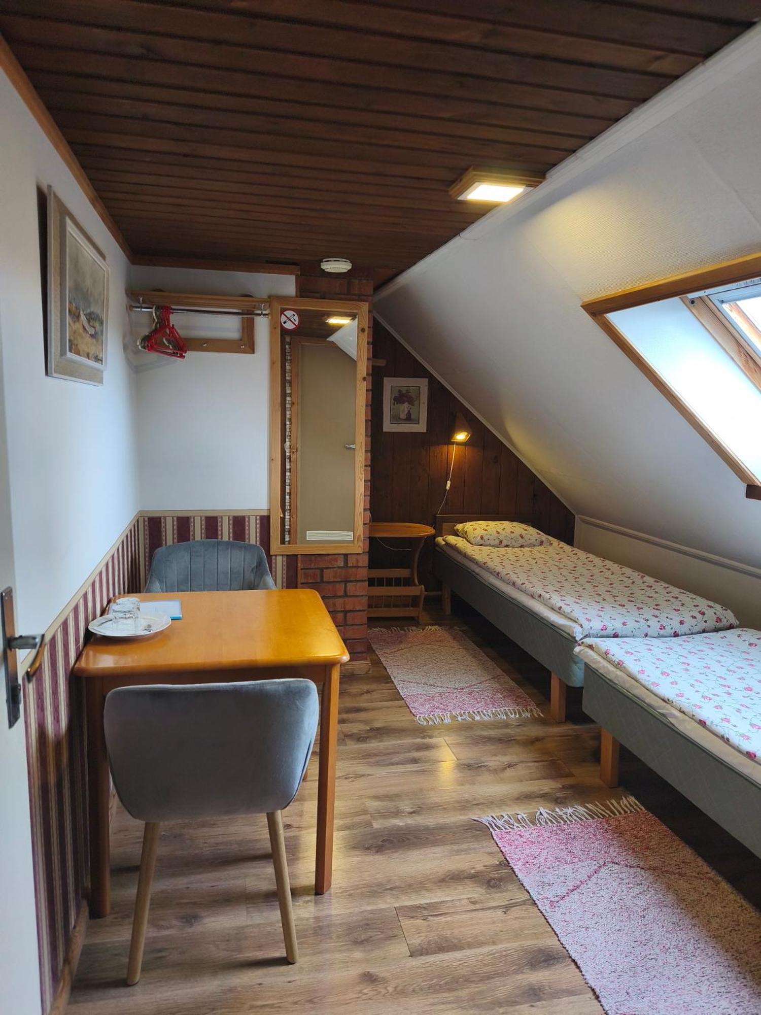Paerna Guesthouse & Apartments Курессааре Экстерьер фото