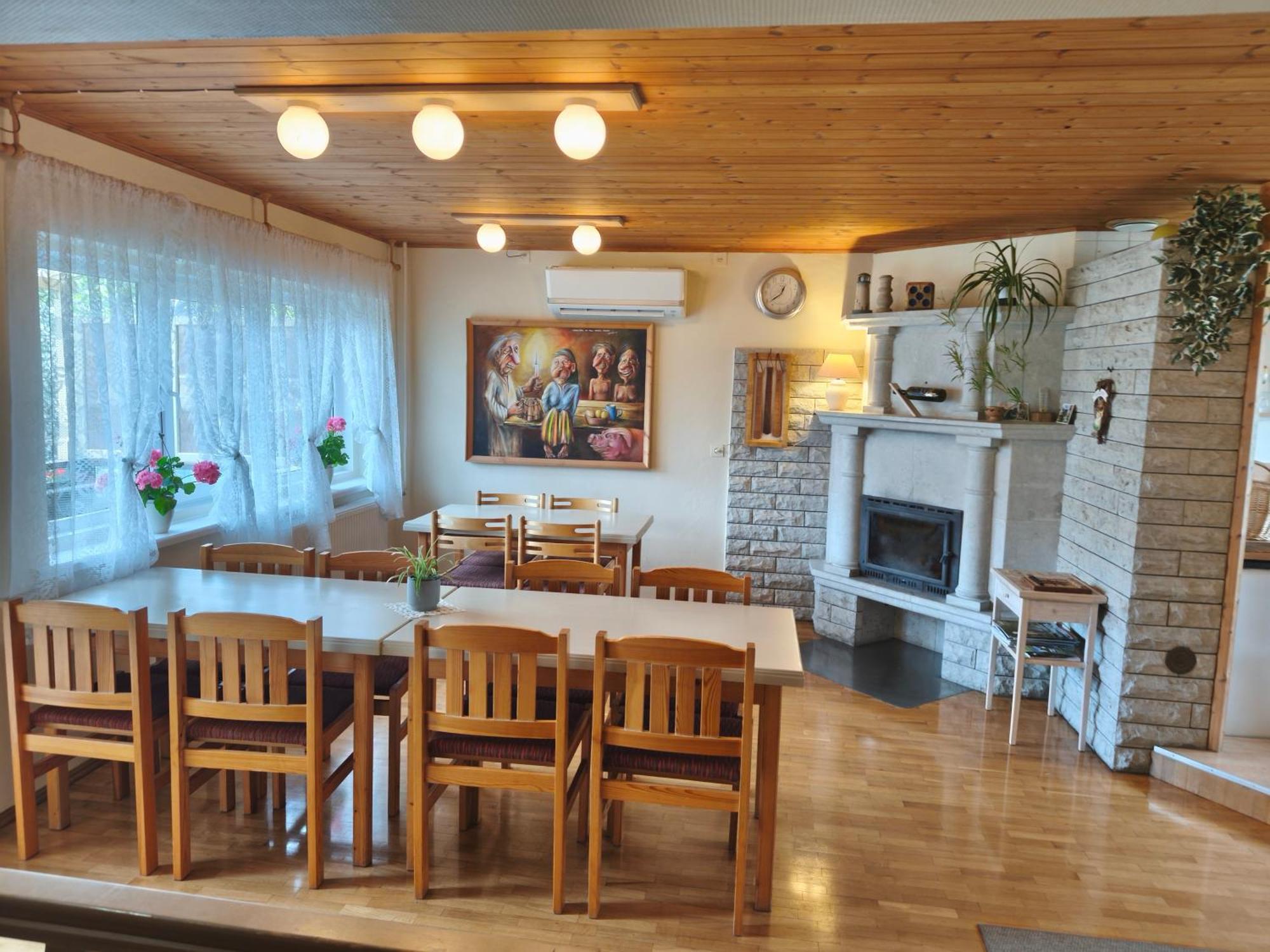 Paerna Guesthouse & Apartments Курессааре Экстерьер фото