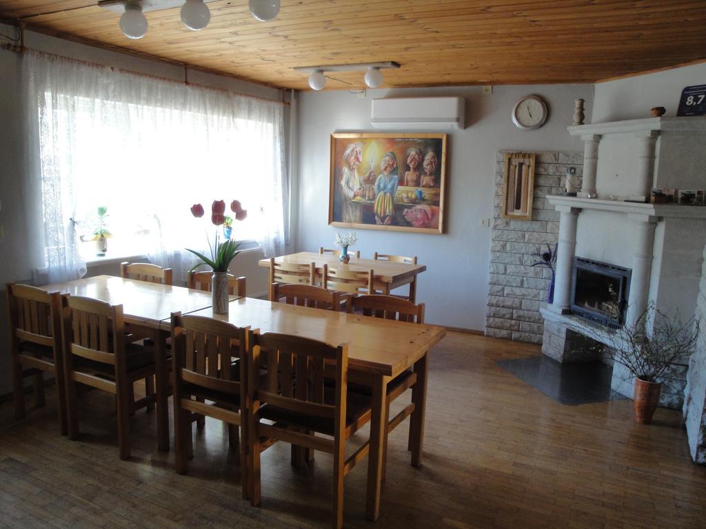 Paerna Guesthouse & Apartments Курессааре Экстерьер фото