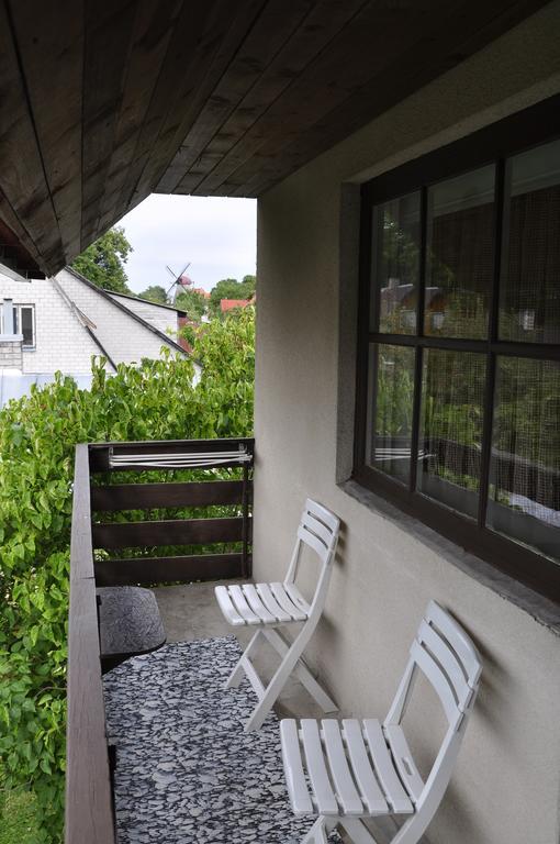 Paerna Guesthouse & Apartments Курессааре Экстерьер фото