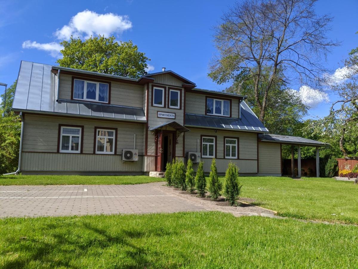 Paerna Guesthouse & Apartments Курессааре Экстерьер фото